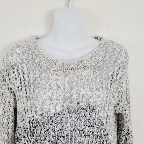 Harper Lane Gray Black White Crochet Open Knit‎ Sweater - Picture 3 of 11